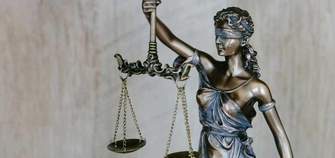 Justitia-Statue als Symbol für Recht